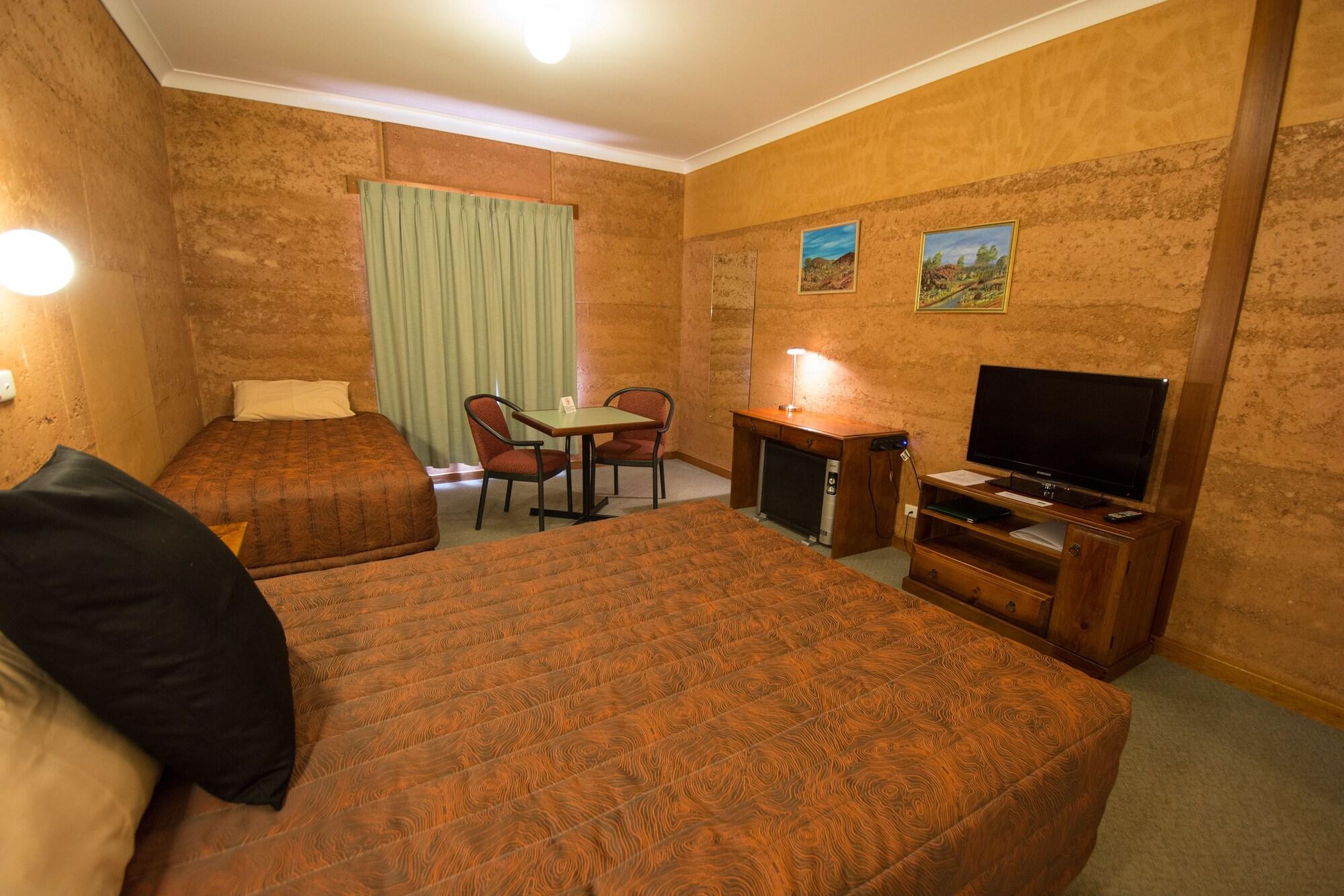 Mud Hut Motel Coober Pedy Ngoại thất bức ảnh