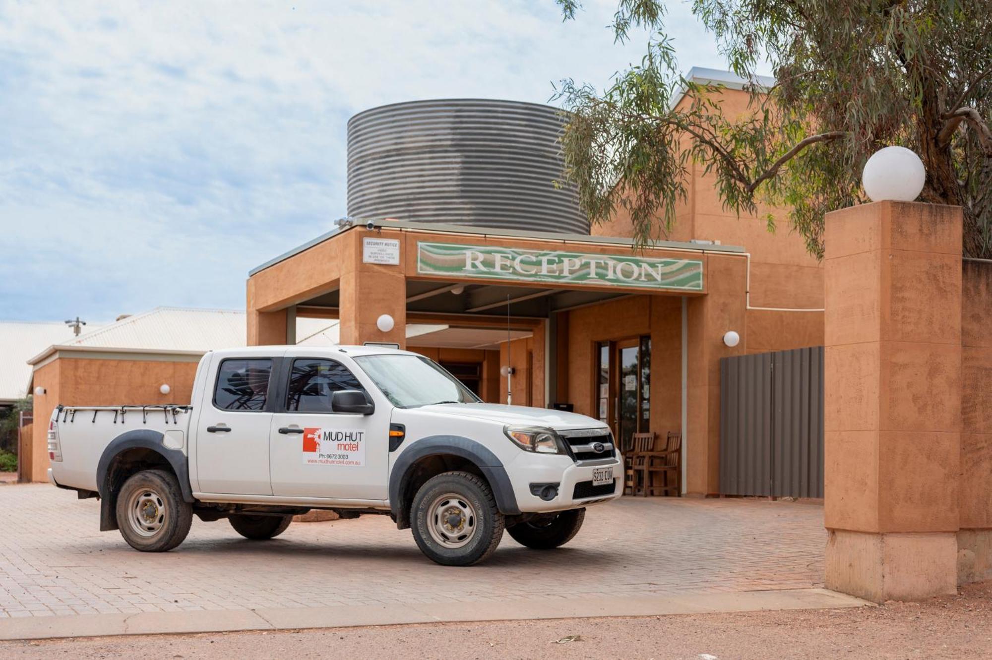 Mud Hut Motel Coober Pedy Ngoại thất bức ảnh