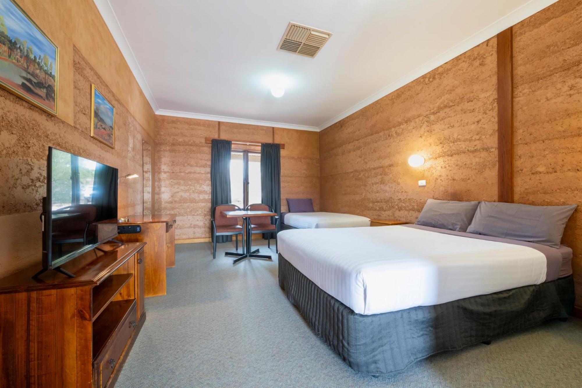 Mud Hut Motel Coober Pedy Ngoại thất bức ảnh