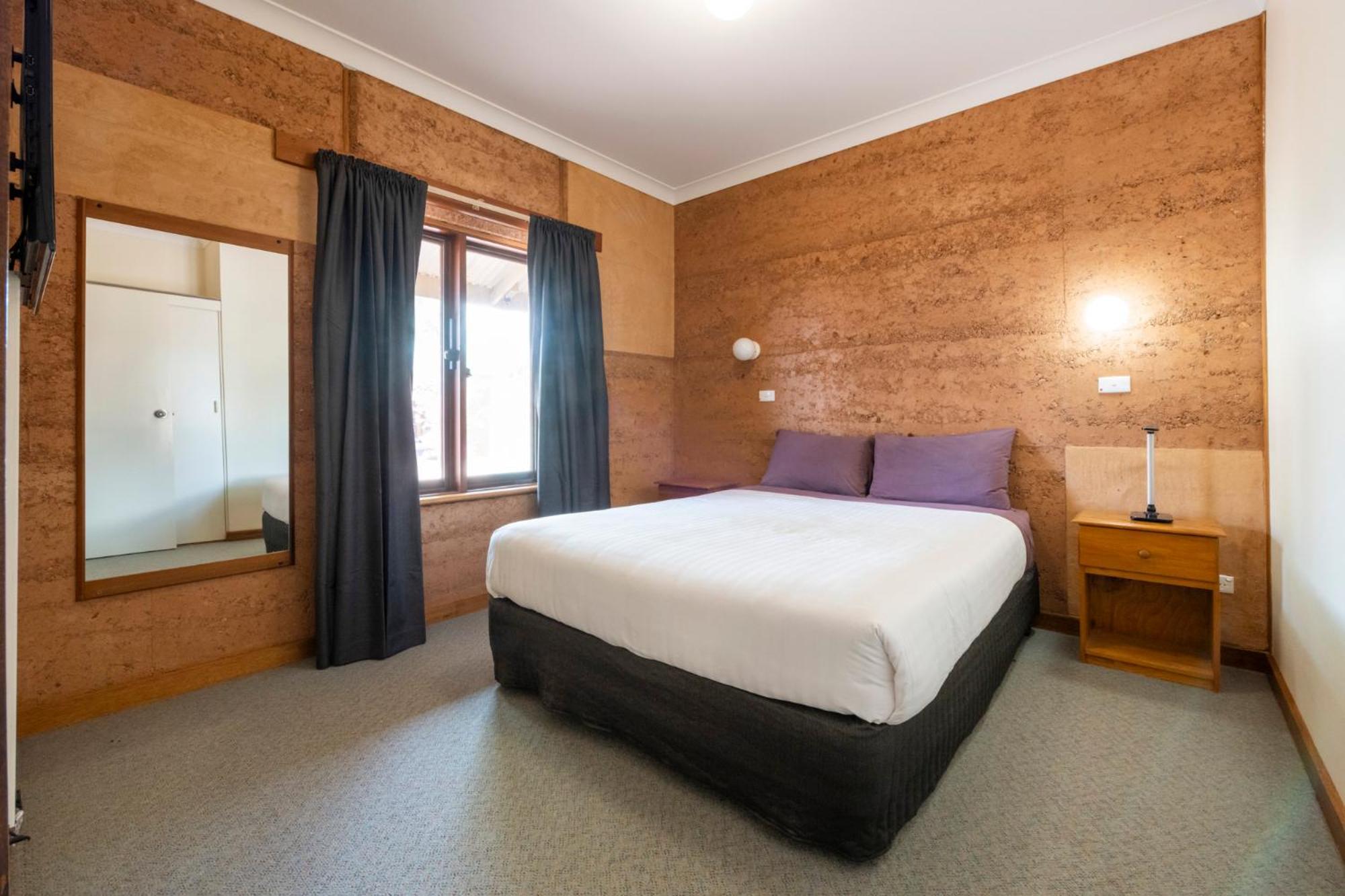 Mud Hut Motel Coober Pedy Ngoại thất bức ảnh