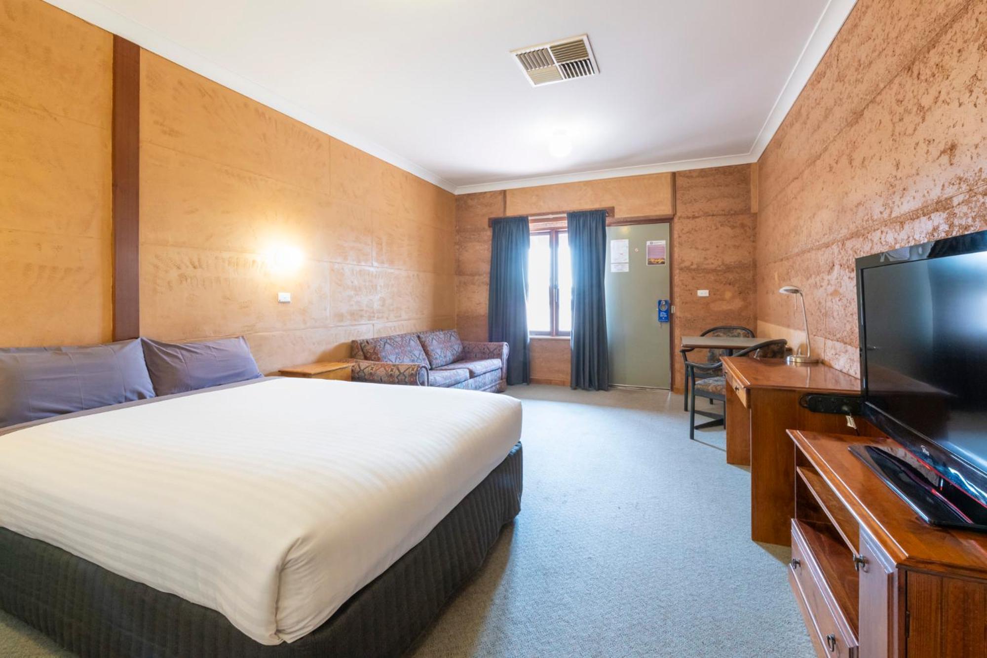 Mud Hut Motel Coober Pedy Ngoại thất bức ảnh