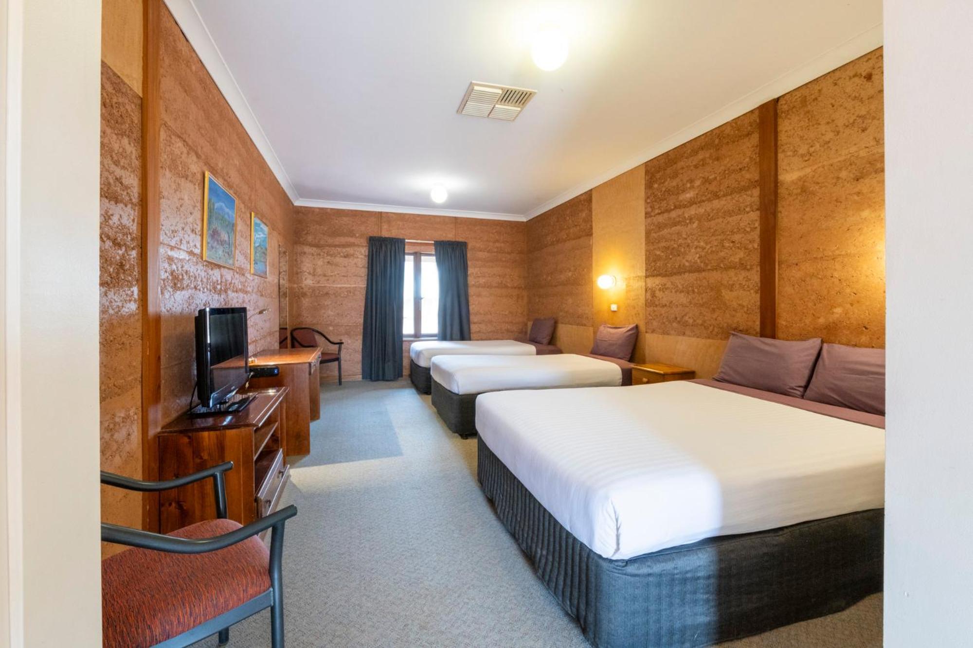 Mud Hut Motel Coober Pedy Ngoại thất bức ảnh