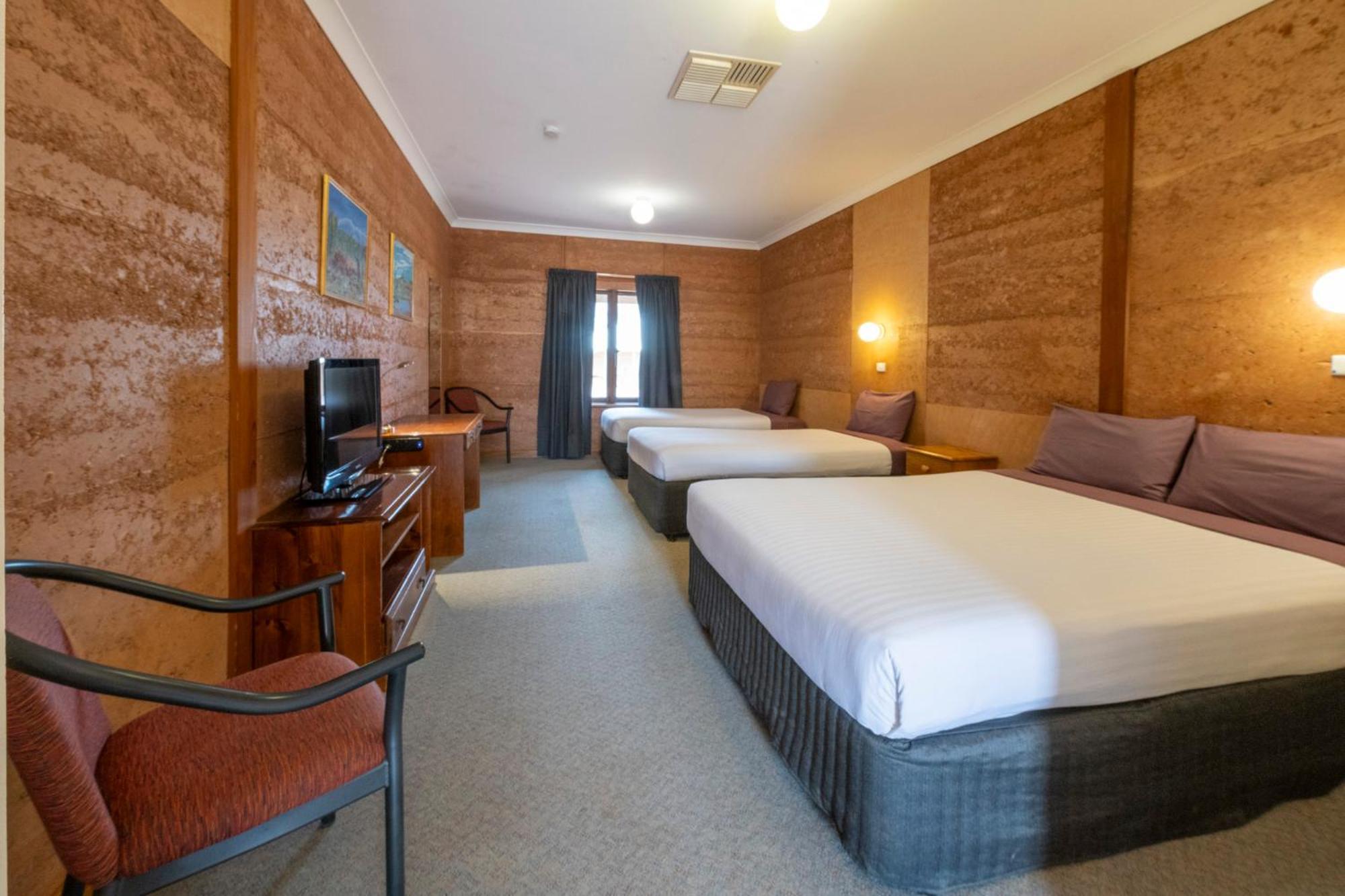 Mud Hut Motel Coober Pedy Ngoại thất bức ảnh